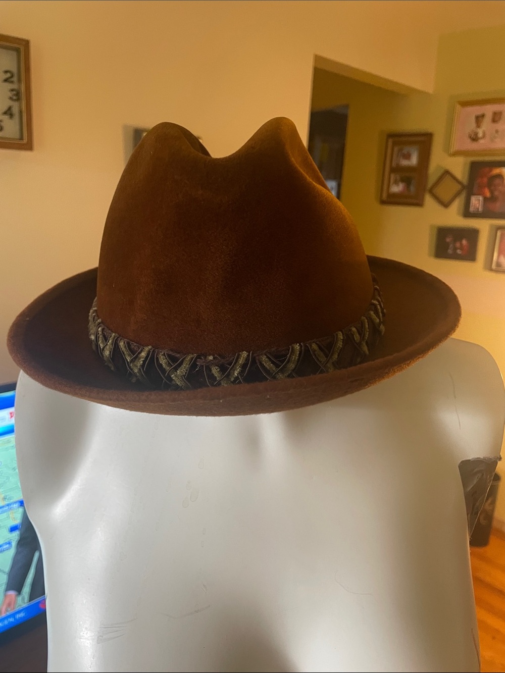 VintageThe Foreign John Stetson’s Brown Felt Velour Fedora Hat with Braided Band